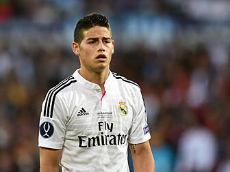 Everton complete €25m signing...